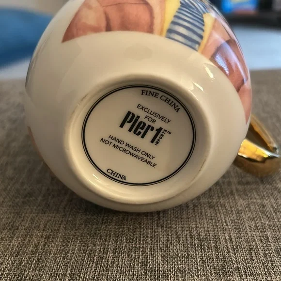 Dapper Giraffe mug from Pier 1 - Picture 4 of 5